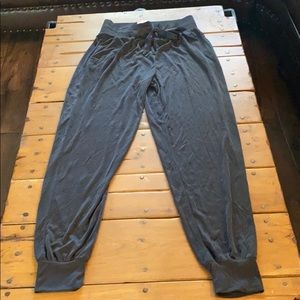 Victoria’s Secret Lounge Pants Gray Size S NWT